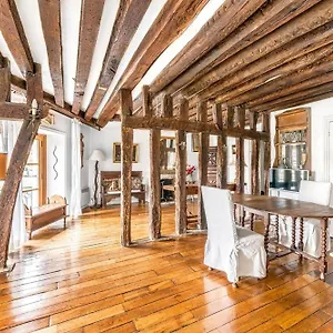  Appartement Ile Saint Louis - Quai D'orleans 2bdr By B'your France